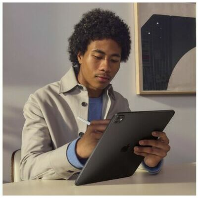 Apple iPad Pro 13-inch (M5), 2 TB, Space Black - front and back view